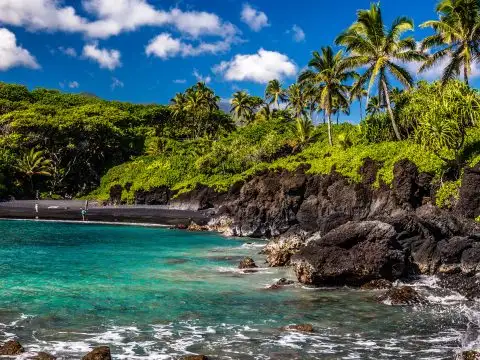 Maui Black Sand Beach; Courtesy of Shane Myers Photography/Shutterstock.com