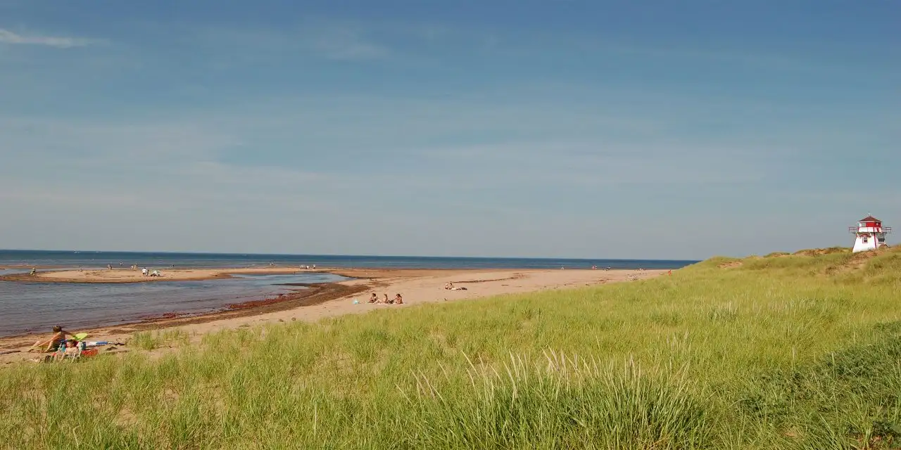 Prince Edward Island National Park; Courtesy of Deaton photos/Shutterstock.com